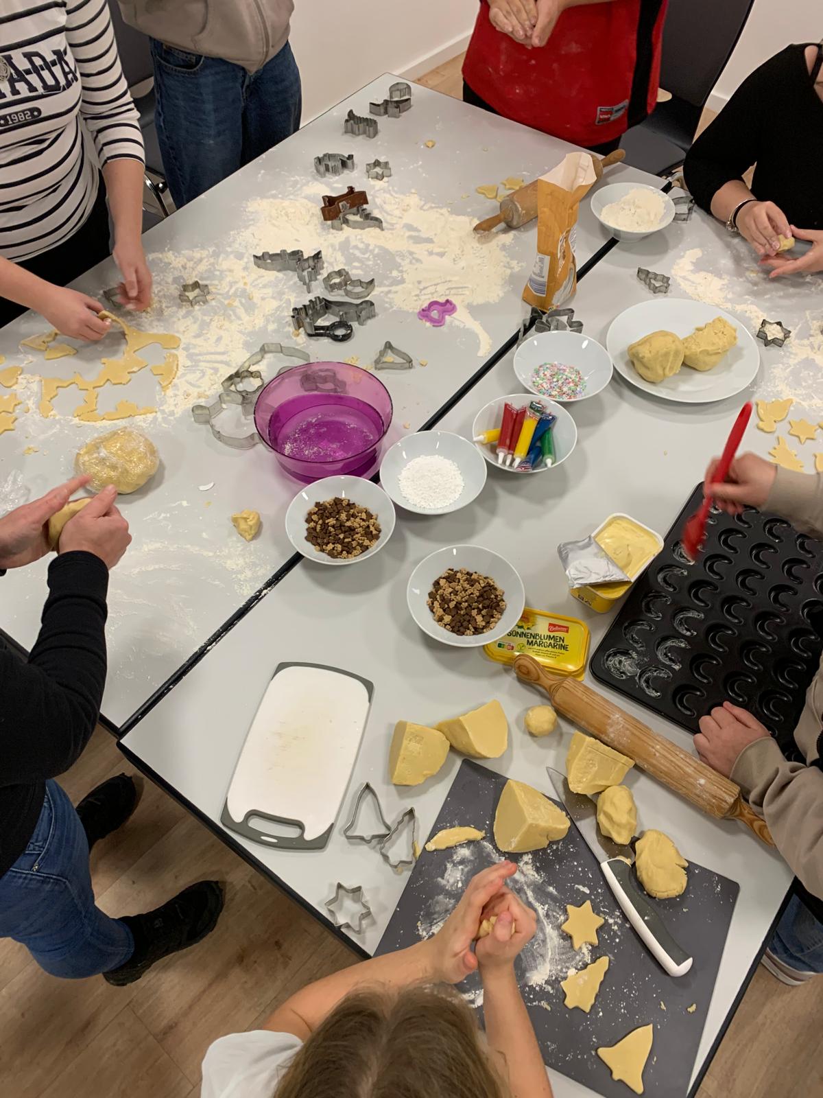 2025_10_30_Jugendgruppe_backen (8)